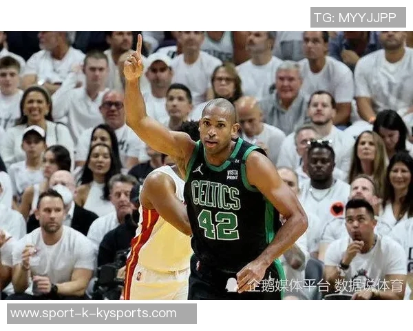 邓罗坦言近期状态低迷难以自认亟需重拾自我信心与竞技状态