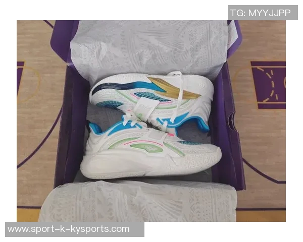 安踏向库里团队寄送球鞋包括欧文签名鞋引发关注